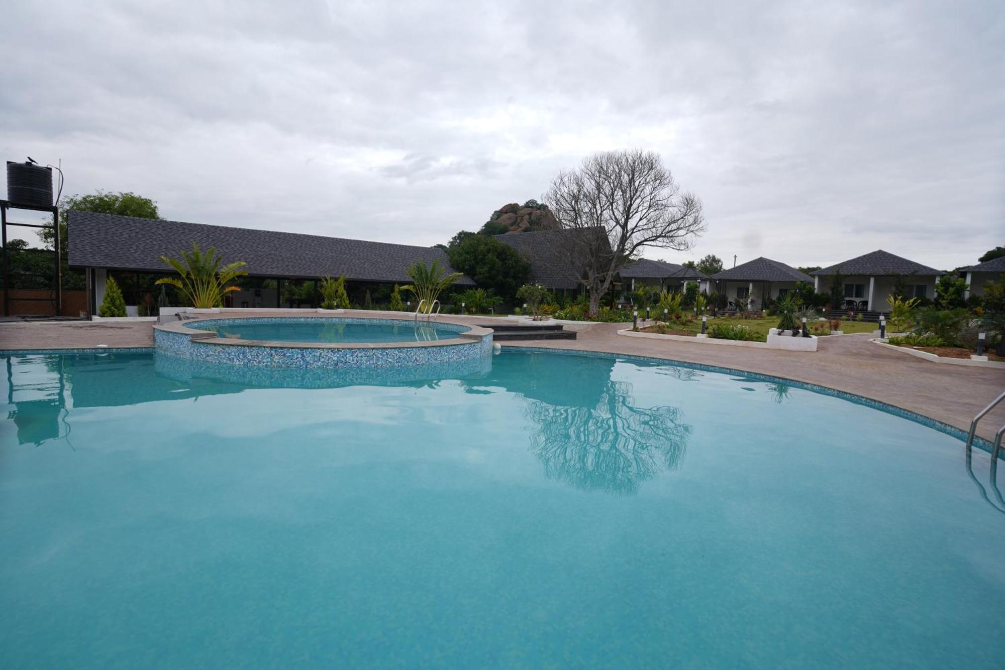 Q Mango Resort Rāmanagaram Extérieur photo